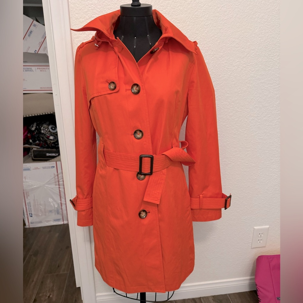 Michael Kors beautiful long trench style coat with belt like new. Size small